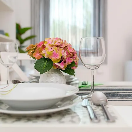 Lexi Private Hydromassage Hot Tub