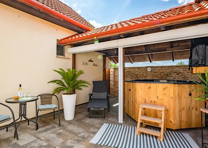 Lexi Private Hydromassage Hot Tub * Balatonboglár